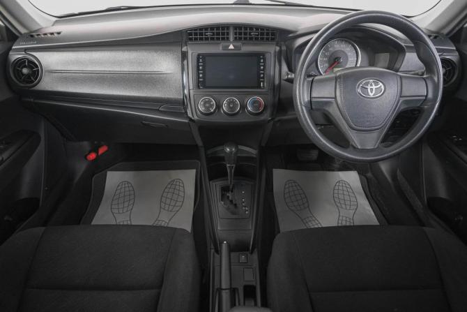 Toyota Corolla XI (E160 E170) Рестайлинг 2 с пробегом 2018 года, цена 1 389 000 рублей, 118000 км, седан, Автокод Объявления