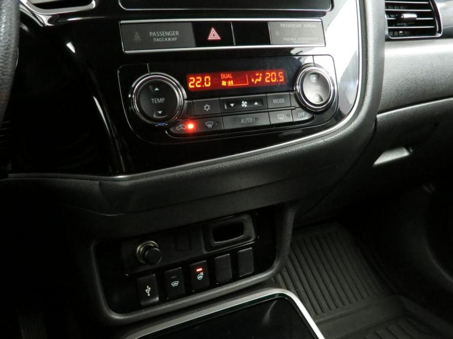 Mitsubishi Outlander III Рестайлинг 3 Санкт-Петербург  - изображение 11