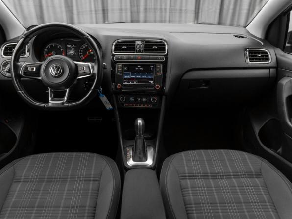 Volkswagen Polo V Рестайлинг с пробегом 2018 года, цена 1 580 000 рублей, 91005 км, седан, Автокод Объявления