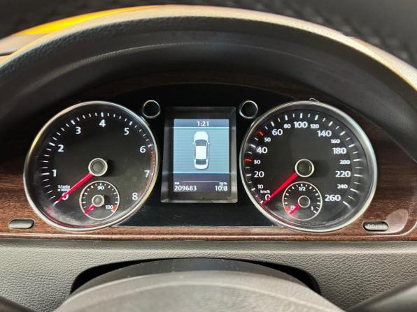 Volkswagen Passat B7 с пробегом 2011 года, цена 899 000 рублей, 209683 км, седан, Автокод Объявления