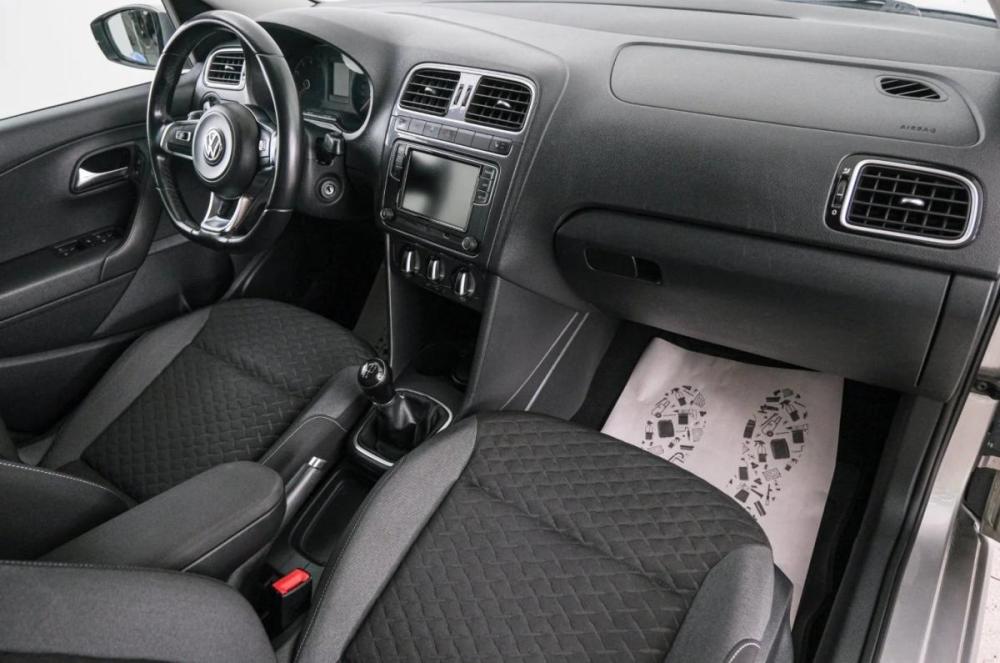 Volkswagen Polo V Рестайлинг Красноярск  - изображение 13