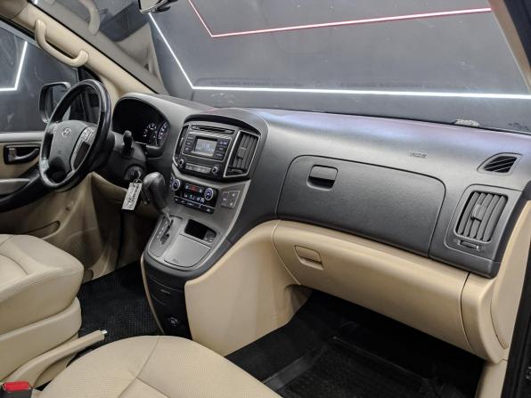Hyundai H-1 II Рестайлинг 2 с пробегом 2021 года, цена 3 195 000 рублей, 141000 км, минивэн, Автокод Объявления