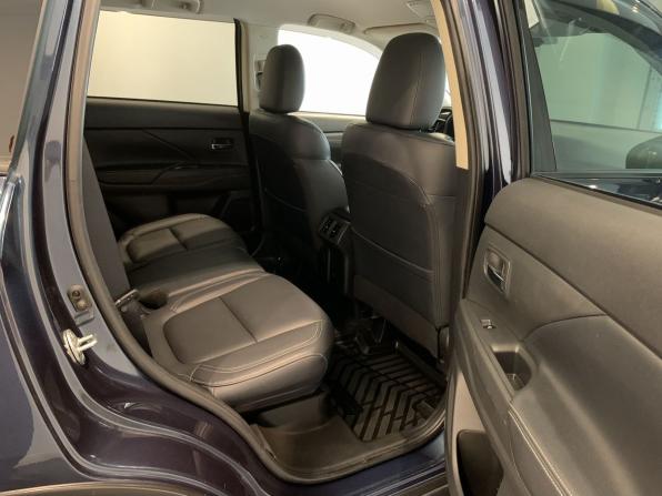 Mitsubishi Outlander III Рестайлинг 3 с пробегом 2021 года, цена 2 679 000 рублей, 56887 км, внедорожник, Автокод Объявления