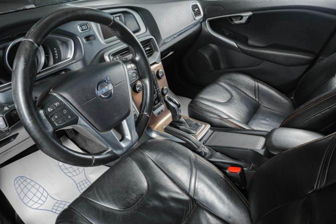 Volvo V40 II с пробегом 2014 года, цена 1 099 000 рублей, 240000 км, хэтчбек, Автокод Объявления
