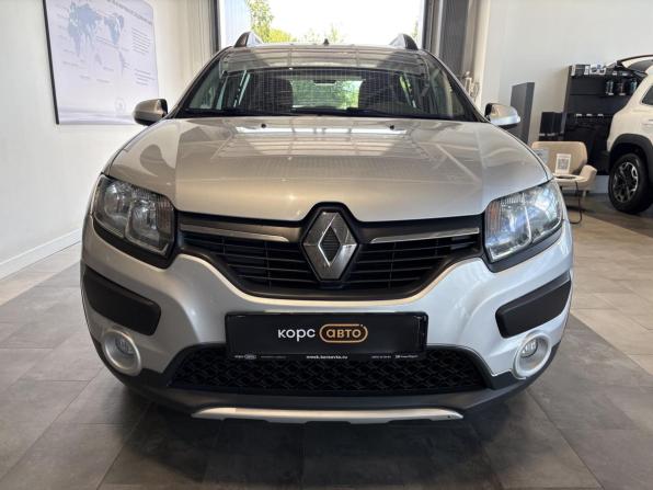 Renault Sandero II с пробегом 2017 года, цена 899 000 рублей, 115306 км, хэтчбек, Автокод Объявления