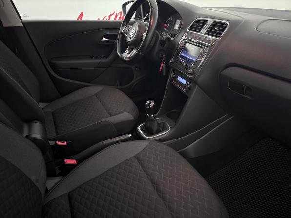 Volkswagen Polo V Рестайлинг с пробегом 2018 года, цена 1 249 000 рублей, 99796 км, седан, Автокод Объявления