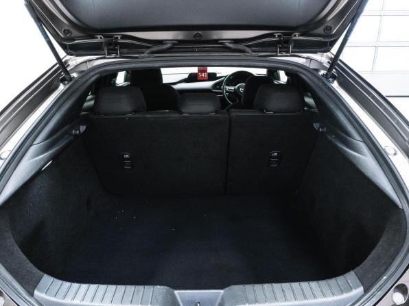 Mazda 3 IV (BP) с пробегом 2021 года, цена 1 500 000 рублей, 115920 км, хэтчбек, Автокод Объявления