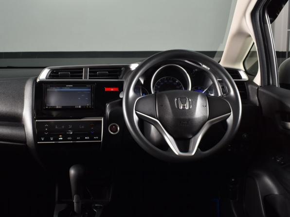 Honda Fit III Рестайлинг с пробегом 2017 года, цена 1 119 999 рублей, 103030 км, хэтчбек, Автокод Объявления
