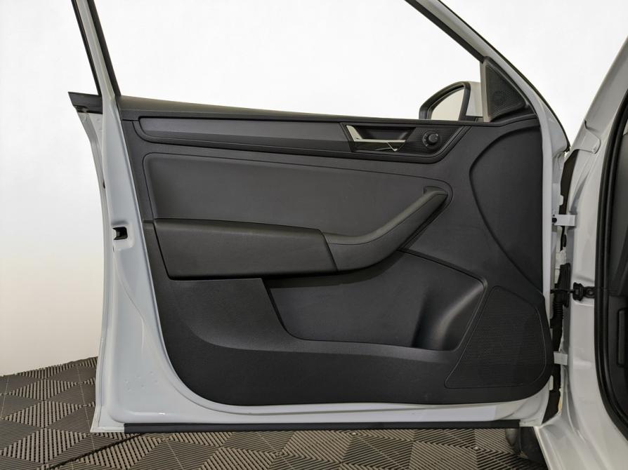 Skoda Rapid I Рестайлинг Москва  - изображение 19