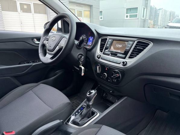 Hyundai Solaris II Рестайлинг с пробегом 2021 года, цена 970 000 рублей, 272000 км, седан, Автокод Объявления