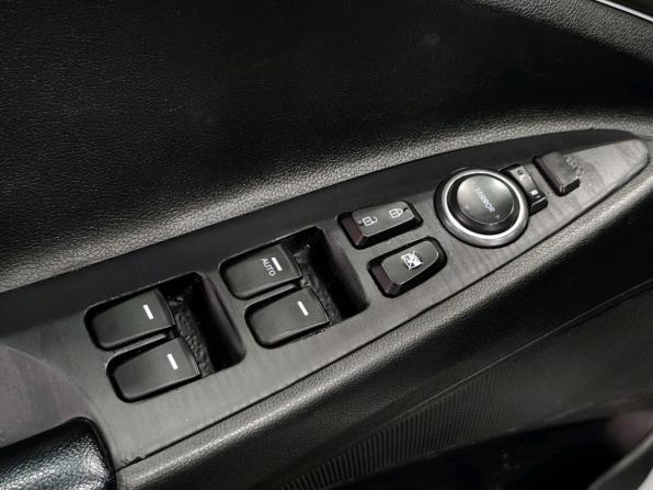 Hyundai Sonata VI (YF) с пробегом 2011 года, цена 999 000 рублей, 170787 км, седан, Автокод Объявления
