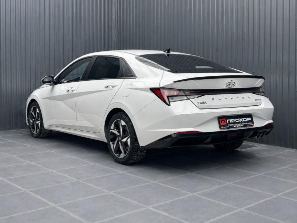 Hyundai Elantra VII (CN7) с пробегом 2022 года, цена 1 742 000 рублей, 32000 км, седан, Автокод Объявления