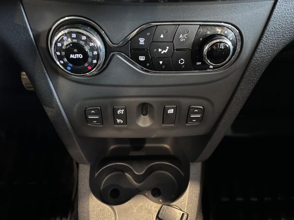 Renault Sandero II с пробегом 2018 года, цена 1 100 000 рублей, 67035 км, хэтчбек, Автокод Объявления