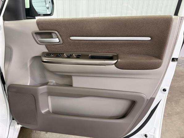 Honda Stepwgn V с пробегом 2016 года, цена 1 677 000 рублей, 205984 км, минивэн, Автокод Объявления