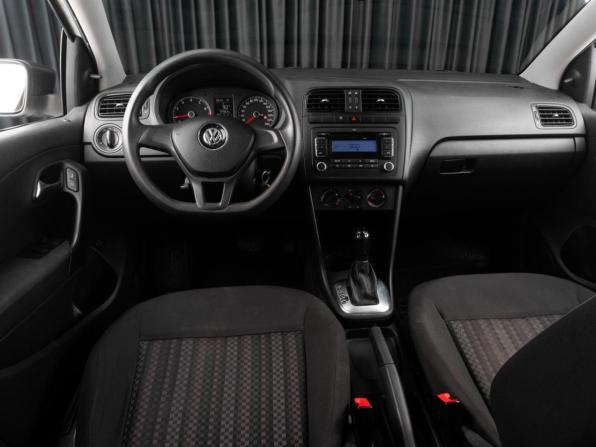 Volkswagen Polo V Рестайлинг с пробегом 2020 года, цена 1 099 000 рублей, 134963 км, седан, Автокод Объявления