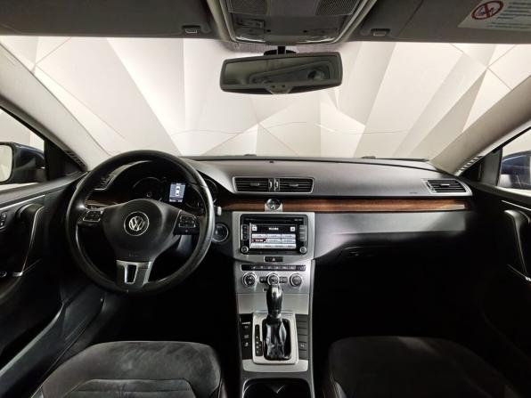 Volkswagen Passat B7 с пробегом 2013 года, цена 955 000 рублей, 235832 км, седан, Автокод Объявления