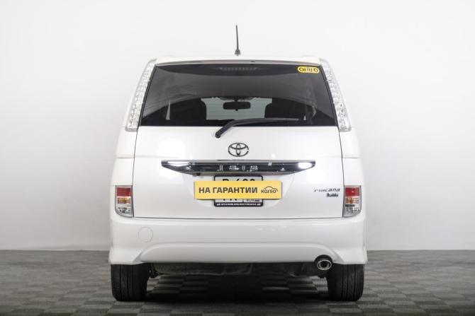 Toyota ISis I Рестайлинг с пробегом 2014 года, цена 1 629 000 рублей, 141000 км, компактвэн, Автокод Объявления