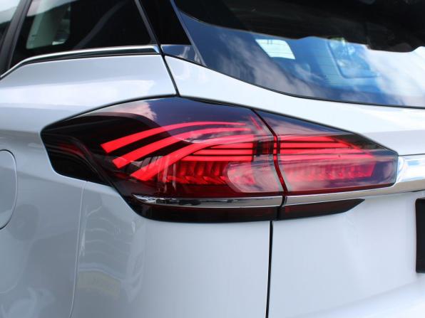 Geely Atlas Pro с пробегом 2024 года, цена 2 329 000 рублей, 27501 км, внедорожник, Автокод Объявления