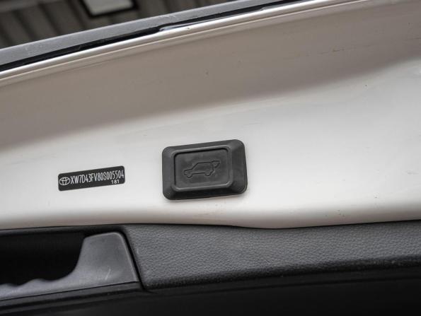 Toyota RAV4 V (XA50) с пробегом 2019 года, цена 3 100 000 рублей, 76454 км, внедорожник, Автокод Объявления