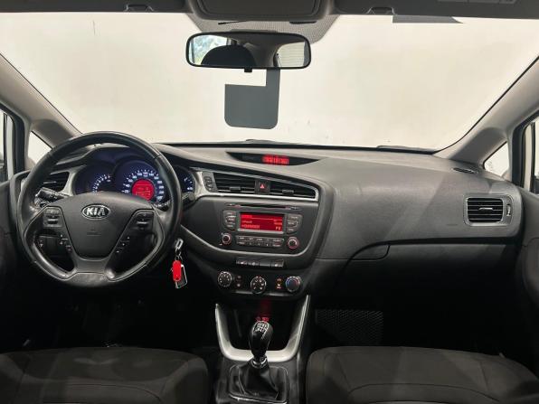 Kia Ceed II Рестайлинг с пробегом 2016 года, цена 899 000 рублей, 204736 км, хэтчбек, Автокод Объявления