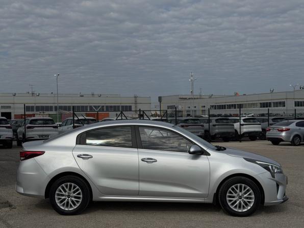 Kia Rio IV Рестайлинг с пробегом 2021 года, цена 1 649 000 рублей, 92000 км, седан, Автокод Объявления
