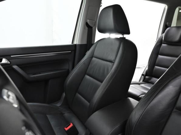 Volkswagen Touran I Рестайлинг 2 с пробегом 2010 года, цена 529 000 рублей, 168557 км, компактвэн, Автокод Объявления