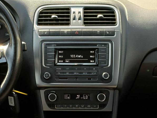 Volkswagen Polo V Рестайлинг с пробегом 2016 года, цена 849 000 рублей, 257639 км, седан, Автокод Объявления