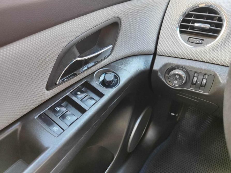 Chevrolet Cruze I Рестайлинг Санкт-Петербург  - изображение 22