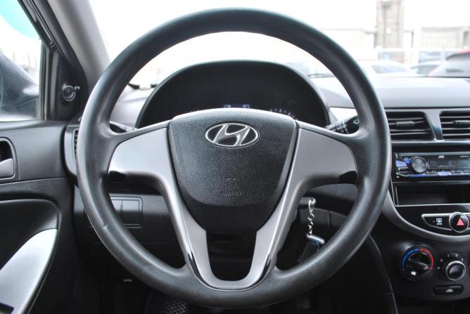 Hyundai Solaris I с пробегом 2014 года, цена 640 000 рублей, 156800 км, седан, Автокод Объявления