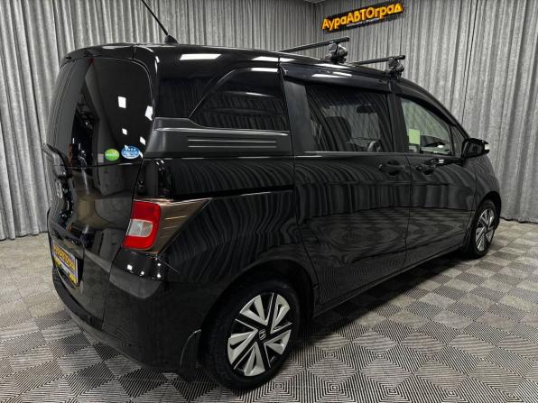 Honda Freed I Рестайлинг с пробегом 2013 года, цена 1 200 000 рублей, 130187 км, компактвэн, Автокод Объявления