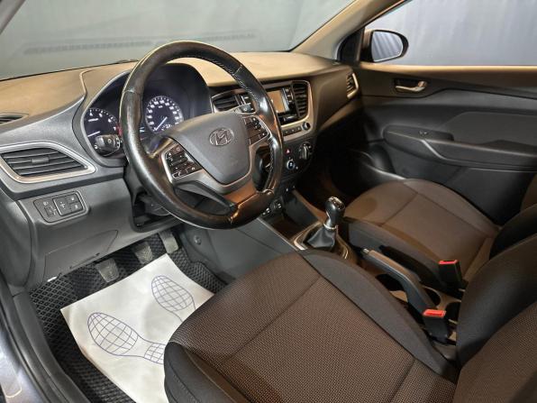 Hyundai Solaris II с пробегом 2018 года, цена 1 049 000 рублей, 181271 км, седан, Автокод Объявления