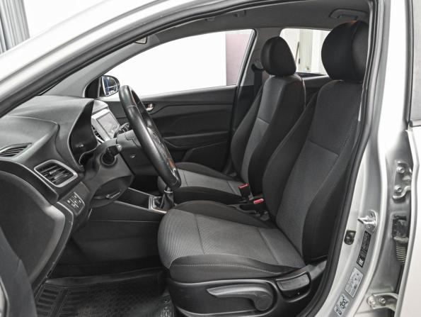 Hyundai Solaris II с пробегом 2018 года, цена 1 250 111 рублей, 268385 км, седан, Автокод Объявления