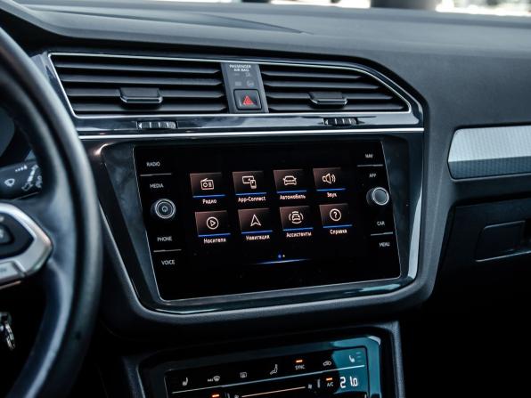 Volkswagen Tiguan II Рестайлинг с пробегом 2021 года, цена 3 450 000 рублей, 50780 км, внедорожник, Автокод Объявления