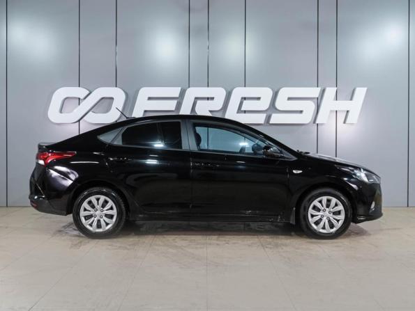 Hyundai Solaris II Рестайлинг с пробегом 2021 года, цена 1 549 000 рублей, 118788 км, седан, Автокод Объявления