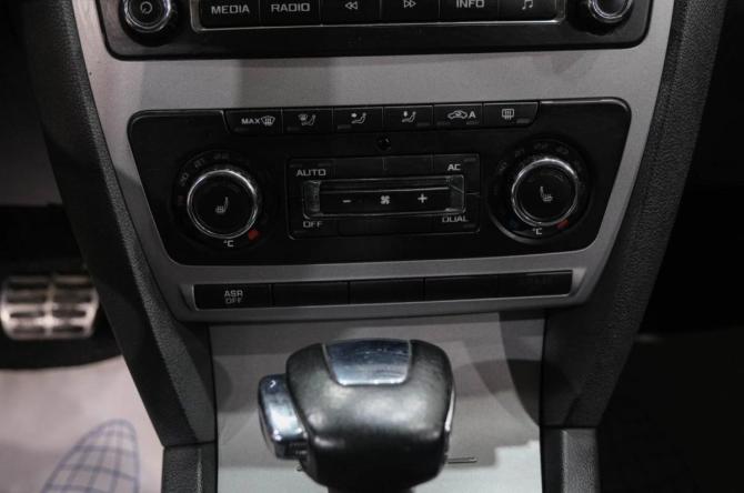 Skoda Octavia II (A5) Рестайлинг с пробегом 2012 года, цена 749 000 рублей, 343000 км, лифтбек, Автокод Объявления