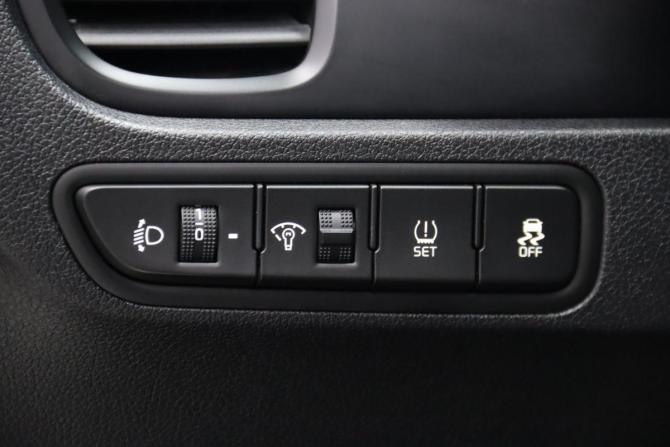 Kia Rio IV с пробегом 2018 года, цена 1 495 950 рублей, 148051 км, хэтчбек, Автокод Объявления