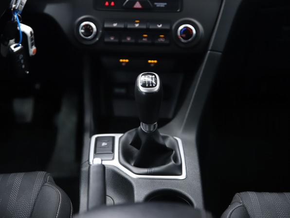 Kia Sportage IV Рестайлинг с пробегом 2019 года, цена 1 550 000 рублей, 215638 км, внедорожник, Автокод Объявления