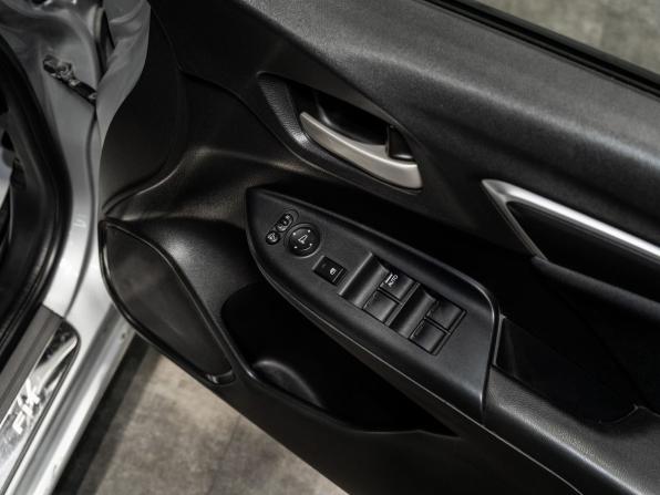 Honda Fit III с пробегом 2013 года, цена 1 060 000 рублей, 114700 км, хэтчбек, Автокод Объявления