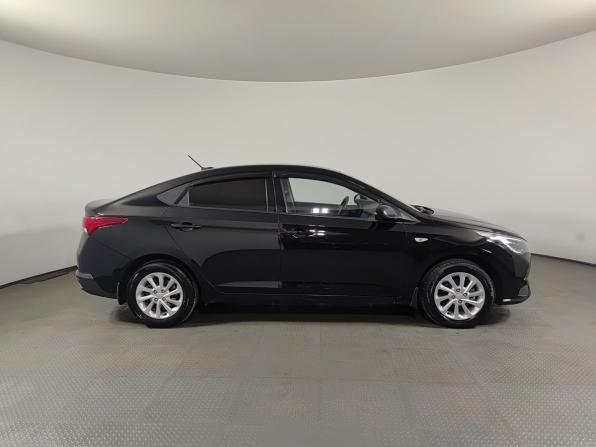 Hyundai Solaris II с пробегом 2020 года, цена 1 395 000 рублей, 141143 км, седан, Автокод Объявления