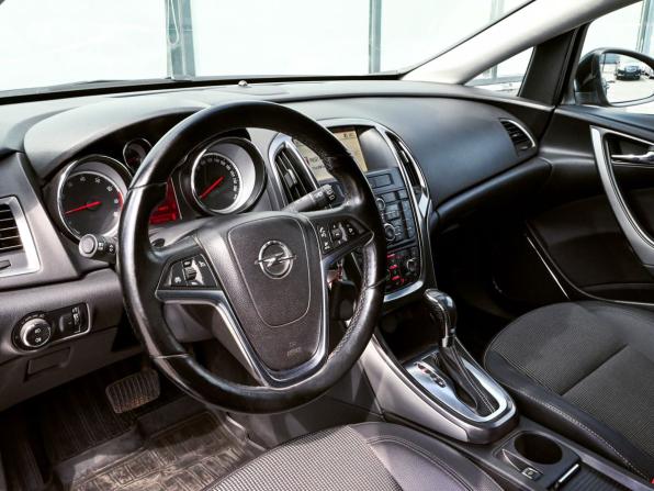 Opel Astra J с пробегом 2011 года, цена 642 000 рублей, 198227 км, хэтчбек, Автокод Объявления