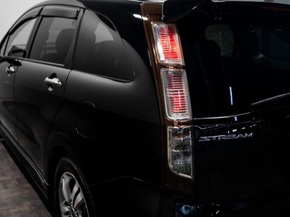 Honda Stream II Рестайлинг с пробегом 2009 года, цена 1 230 000 рублей, 181000 км, компактвэн, Автокод Объявления