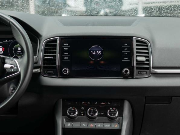 Skoda Karoq I с пробегом 2021 года, цена 2 200 000 рублей, 77517 км, внедорожник, Автокод Объявления