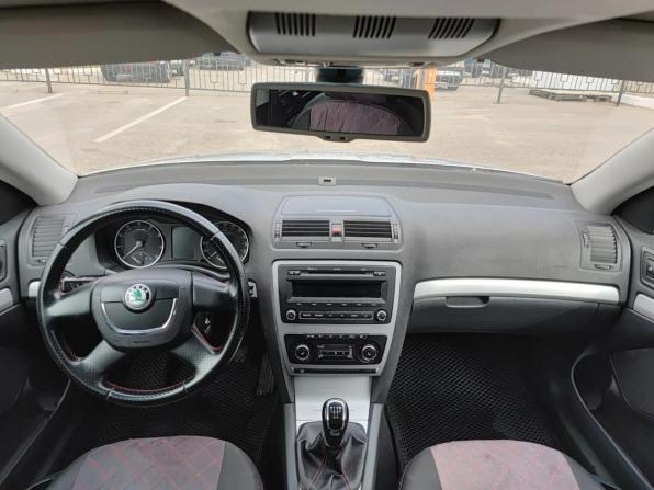 Skoda Octavia II (A5) Рестайлинг с пробегом 2011 года, цена 620 000 рублей, 264712 км, лифтбек, Автокод Объявления