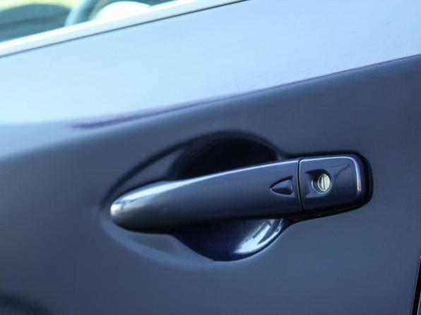 Nissan Tiida II с пробегом 2015 года, цена 979 000 рублей, 139000 км, хэтчбек, Автокод Объявления