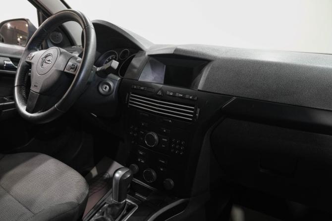 Opel Astra H Рестайлинг с пробегом 2010 года, цена 749 000 рублей, 163000 км, седан, Автокод Объявления