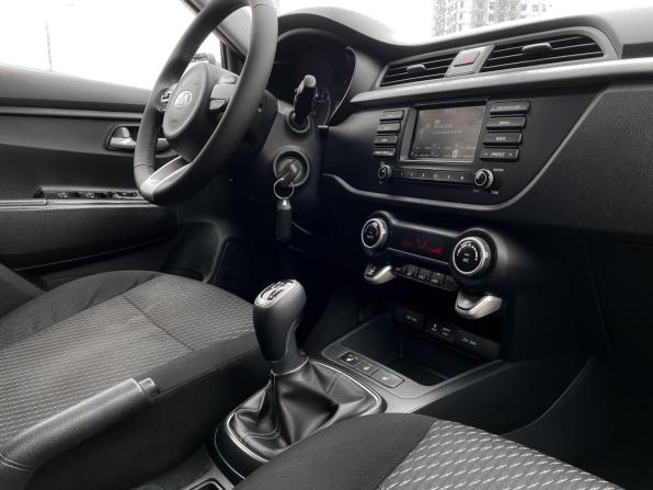 Kia Rio IV с пробегом 2018 года, цена 1 399 000 рублей, 128500 км, хэтчбек, Автокод Объявления
