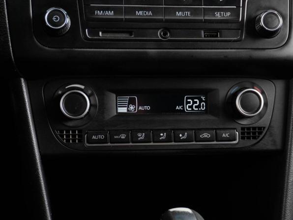 Volkswagen Polo V Рестайлинг с пробегом 2017 года, цена 1 149 000 рублей, 150981 км, седан, Автокод Объявления