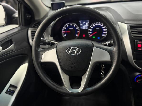 Hyundai Solaris I с пробегом 2014 года, цена 1 030 000 рублей, 92401 км, седан, Автокод Объявления