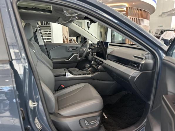 Toyota RAV4 VI (XA60) с пробегом 2026 года, цена 4 599 000 рублей, 26 км, внедорожник, Автокод Объявления