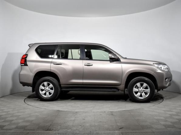 Toyota Land Cruiser Prado 150 Series Рестайлинг 2 с пробегом 2019 года, цена 4 485 000 рублей, 99609 км, внедорожник, Автокод Объявления